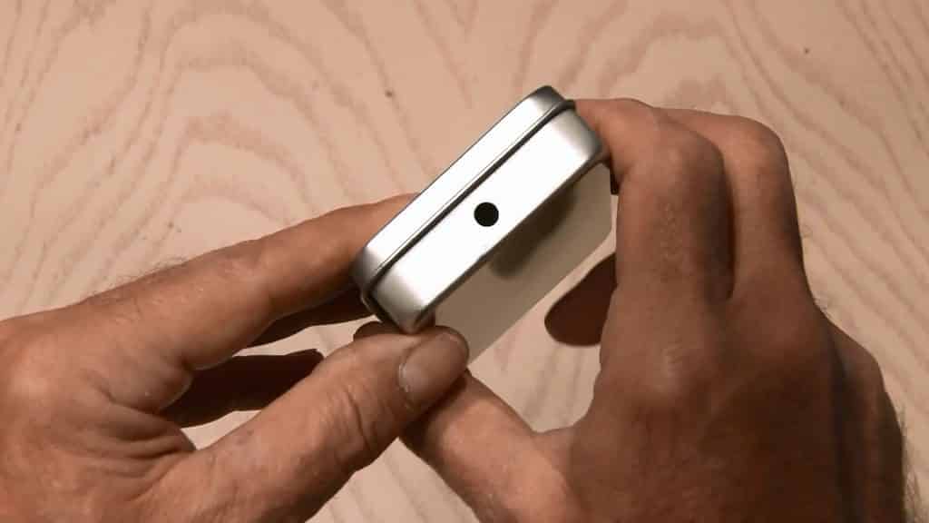 نصب گیرنده برای دیدن باز بودن درب پارکینگ - سوراخ کردن جعبه فلزی برای قرار دادن LED